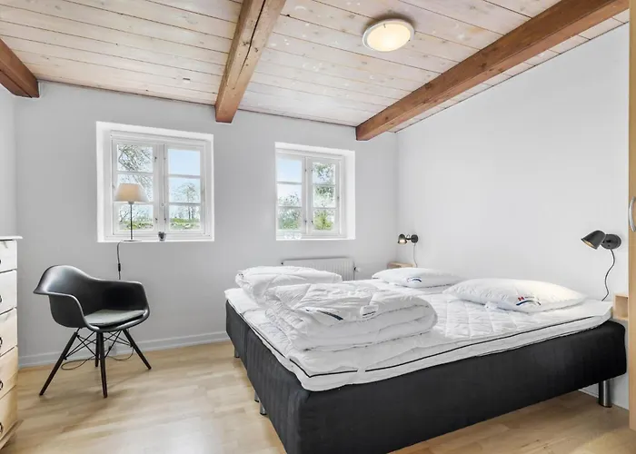 Apartament 2 Bedroom Beautiful In Kolind